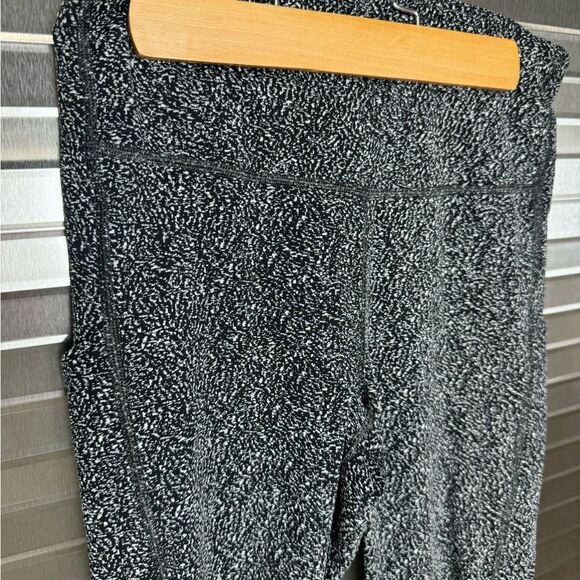 Athleta Ultimate Stash 7/8 Tights Small - Picture 3 of 10